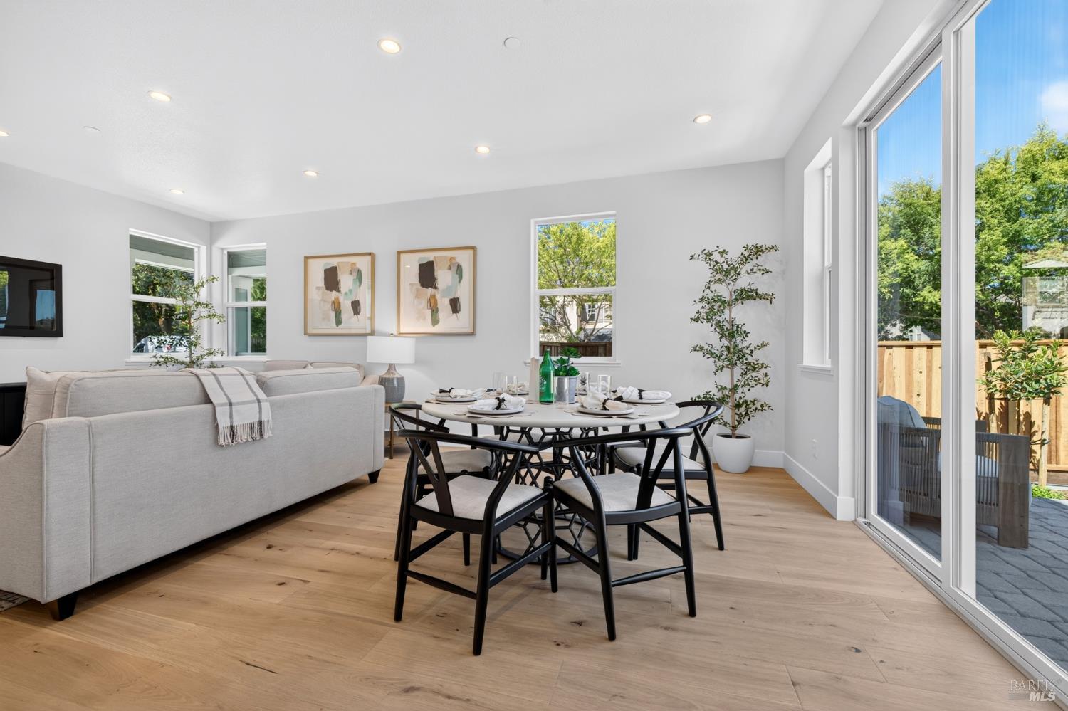 2446 Linwood Avenue Santa Rosa, CA 95404 - Photo 12 of 58 Gallery Image 12