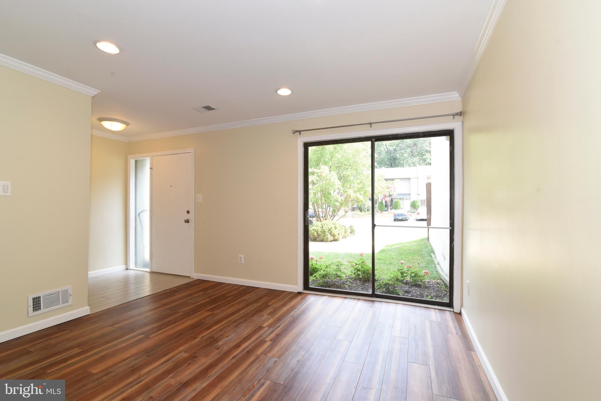 12177 Sanibel Court Reston, VA 20191 - Photo 4 of 25 Gallery Image 4