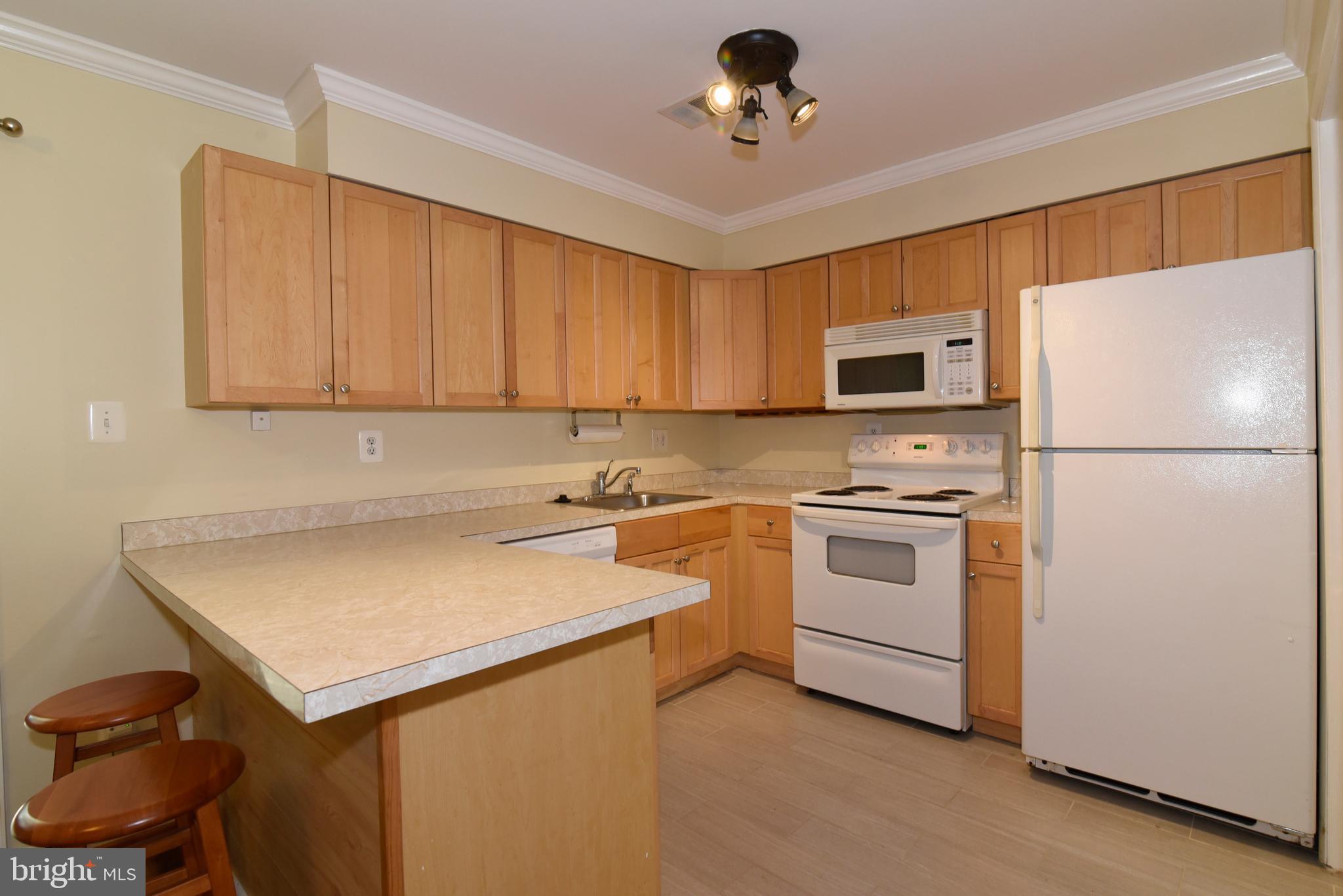 12177 Sanibel Court Reston, VA 20191 - Photo 8 of 25 Gallery Image 8