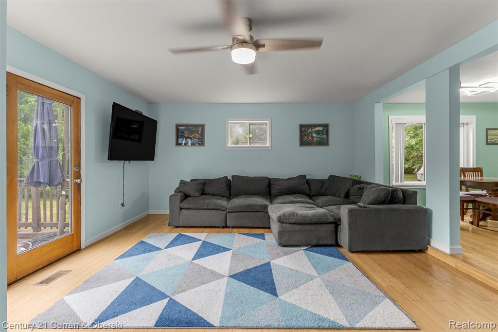 18491 Savage Road Belleville, MI 48111 - Photo 22 of 49