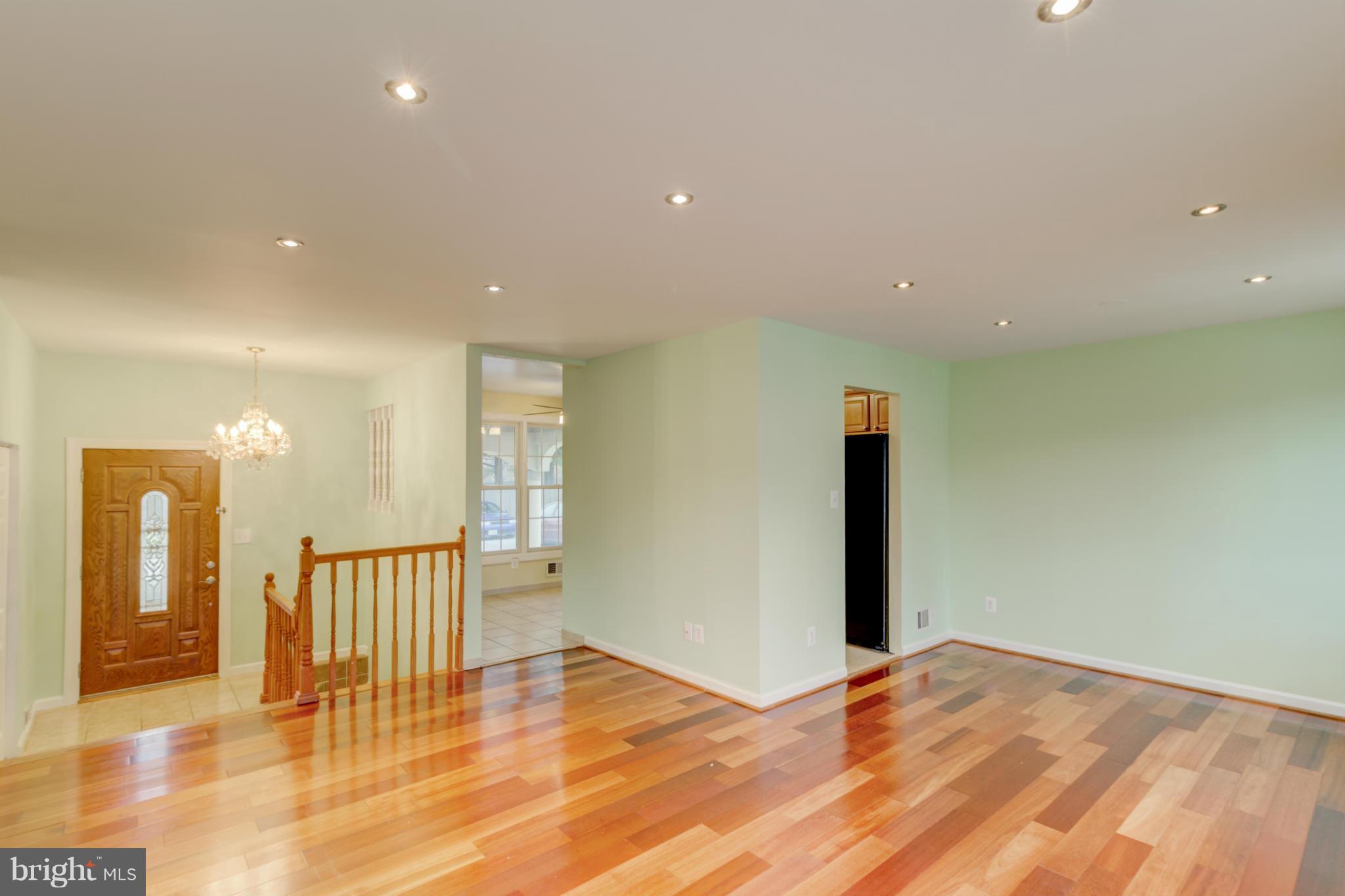 24007 Ridge Road Germantown, MD 20876 - Photo 4 of 18 Interior (General)