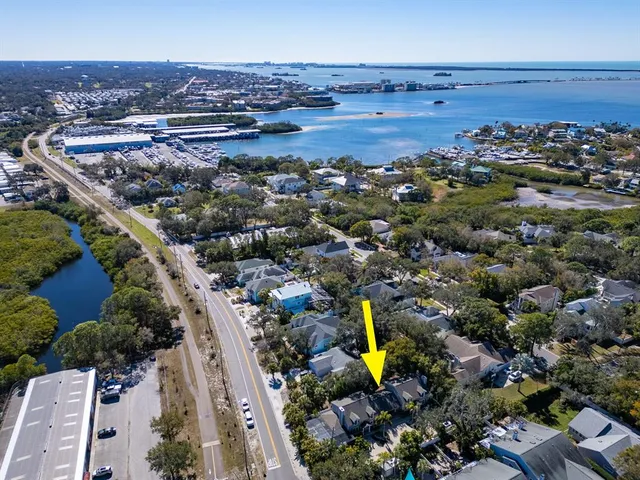 $1,250,000 | 557 Florida Avenue, Palm Harbor, FL 34683