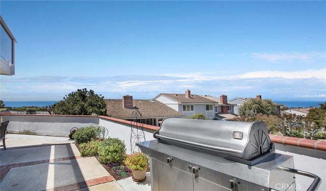 a view of a terrace with sky view