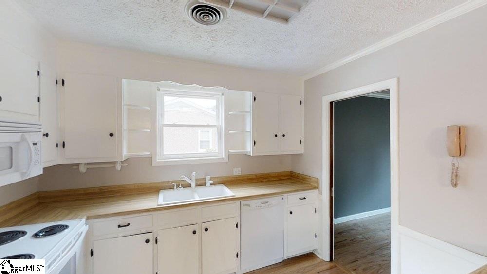 617 Parkins Mill Road Greenville, SC 29607 - Photo 10 of 29