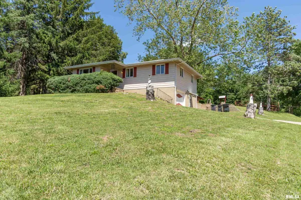 $169,900 | 1102 North Parkway Drive, Pekin, IL 61554