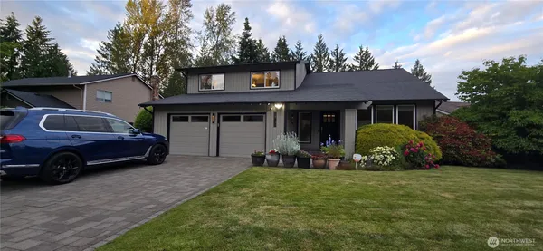 $4,975 | 19130 Southeast 47th Place, Issaquah, WA 98027