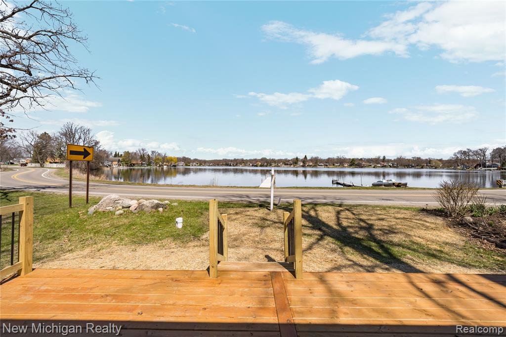8665 Cooley Lake Road Commerce Township, MI 48382 - Photo 51 of 52