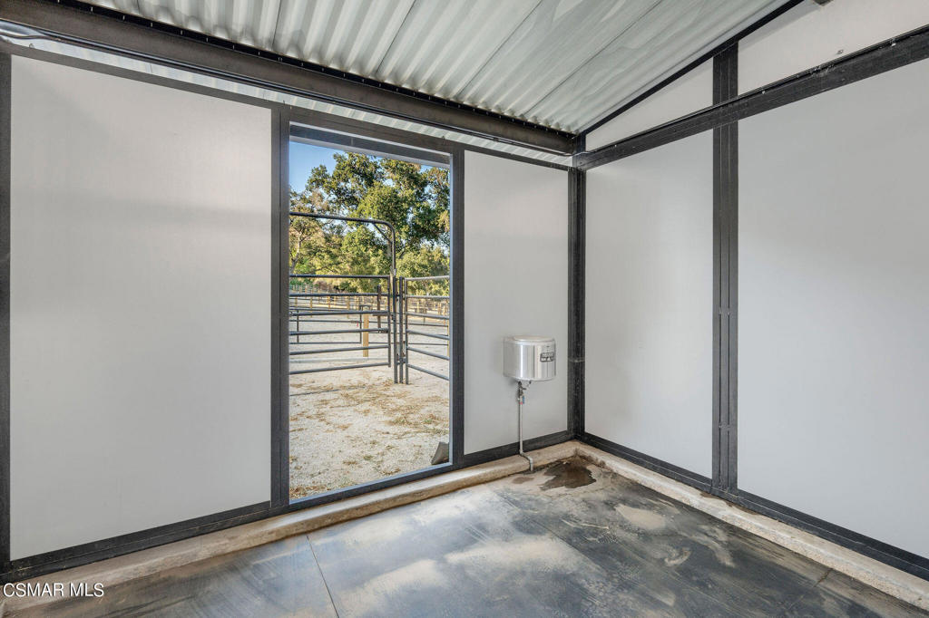 10869 Farralone Avenue Chatsworth, CA 91311 - Photo 11 of 38