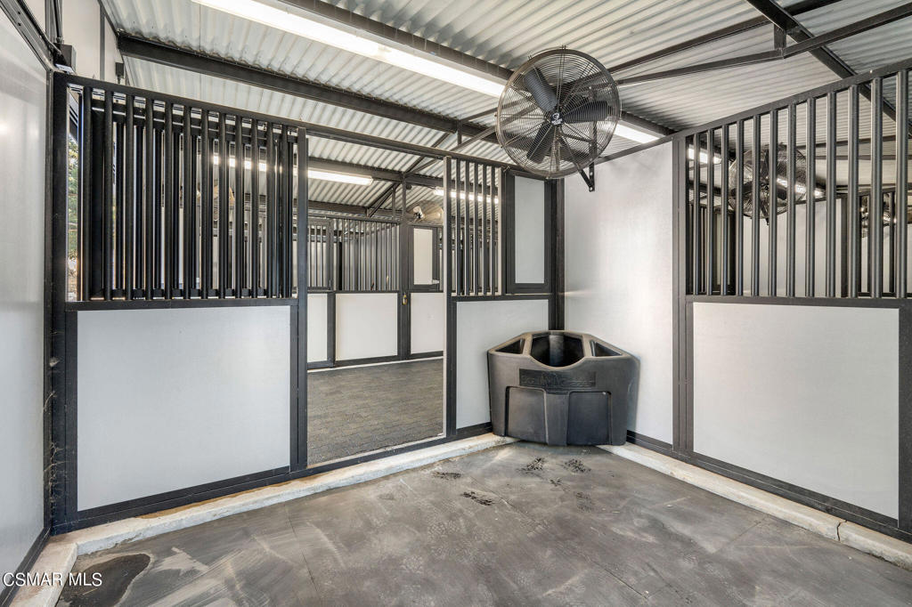 10869 Farralone Avenue Chatsworth, CA 91311 - Photo 12 of 38