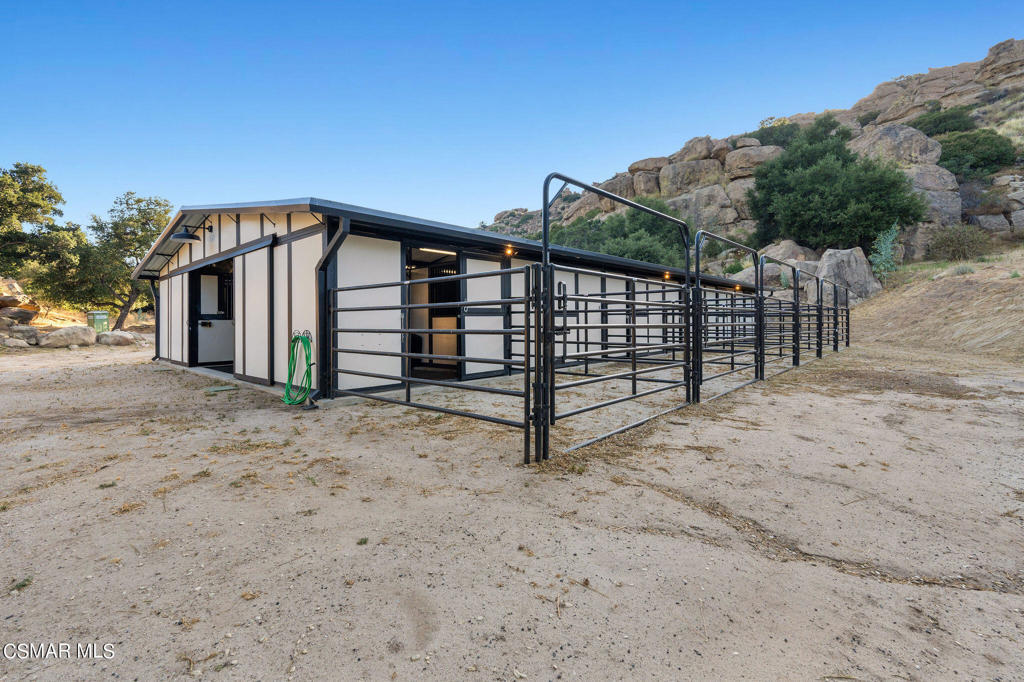 10869 Farralone Avenue Chatsworth, CA 91311 - Photo 13 of 38