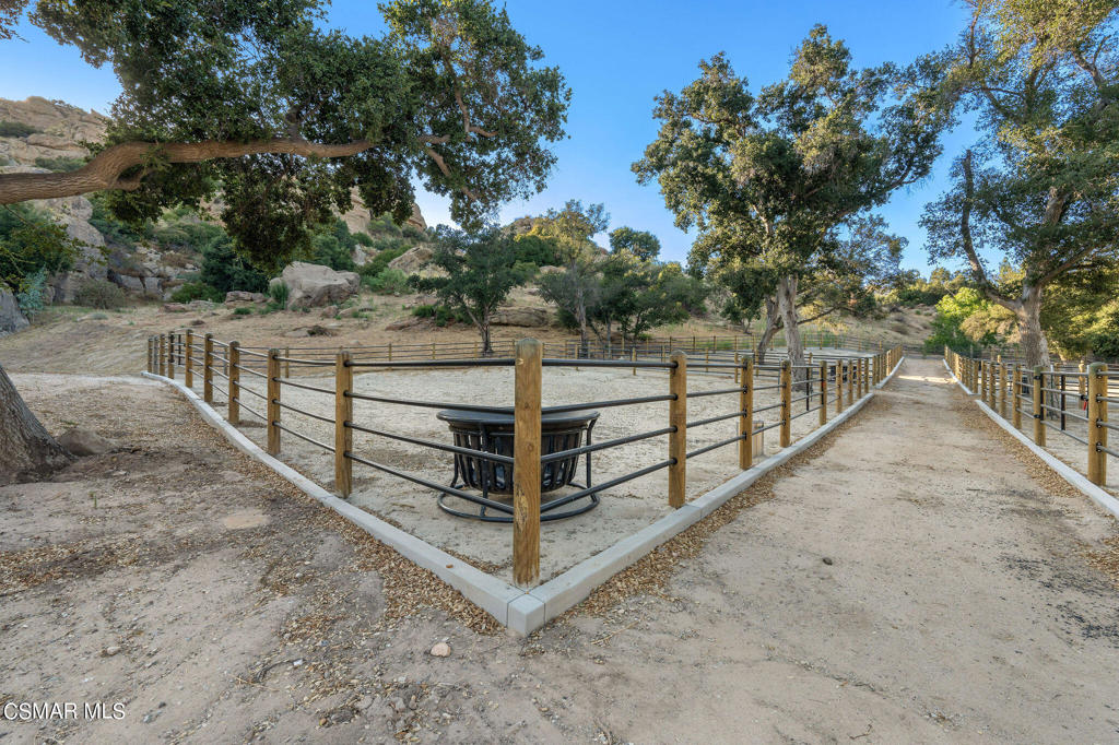 10869 Farralone Avenue Chatsworth, CA 91311 - Photo 15 of 38