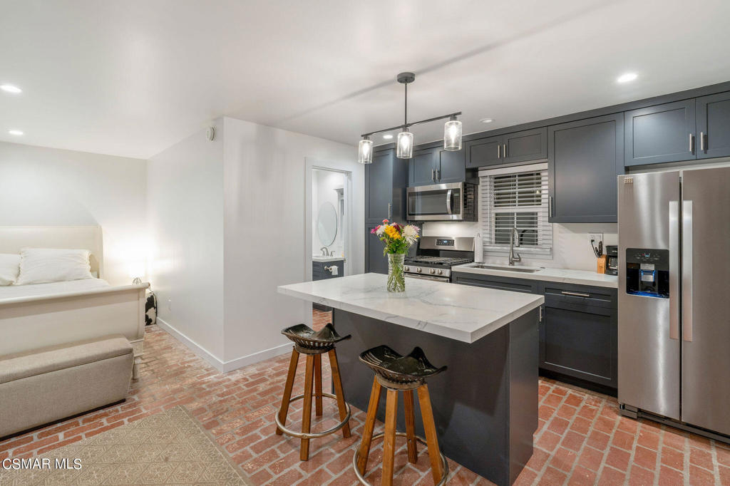 10869 Farralone Avenue Chatsworth, CA 91311 - Photo 22 of 38