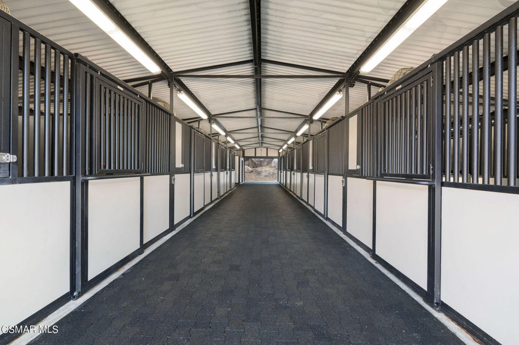 10869 Farralone Avenue Chatsworth, CA 91311 - Photo 6 of 38