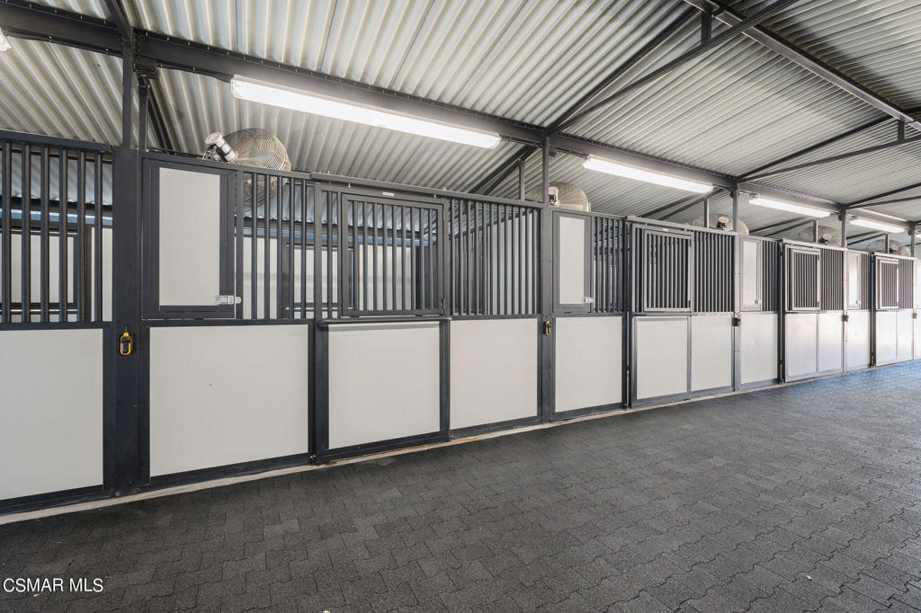 10869 Farralone Avenue Chatsworth, CA 91311 - Photo 7 of 38