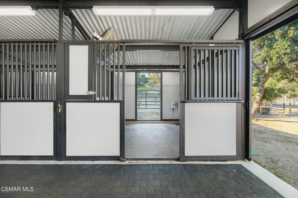 10869 Farralone Avenue Chatsworth, CA 91311 - Photo 10 of 38