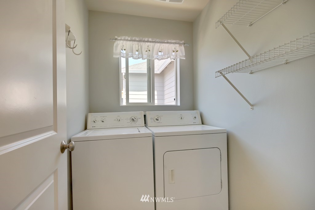 17077 Parkside Way Southeast Renton, WA 98058 - Photo 22 of 24