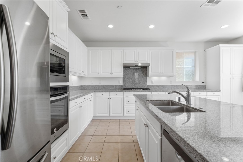 32395 Magee Lane Temecula, CA 92592 - Photo 2 of 29