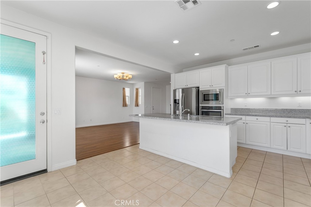 32395 Magee Lane Temecula, CA 92592 - Photo 7 of 29