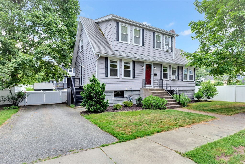 34 Katherine Road Stoneham, MA 02180 - Photo 1 of 22 Gallery Image 1