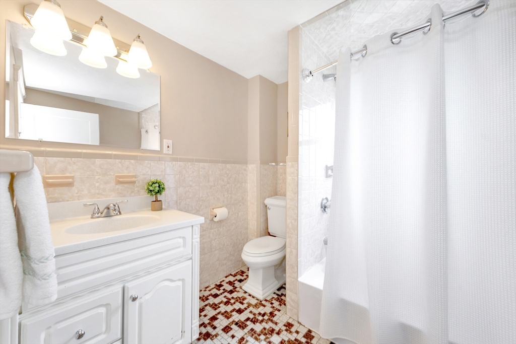 34 Katherine Road Stoneham, MA 02180 - Photo 16 of 22 Gallery Image 16