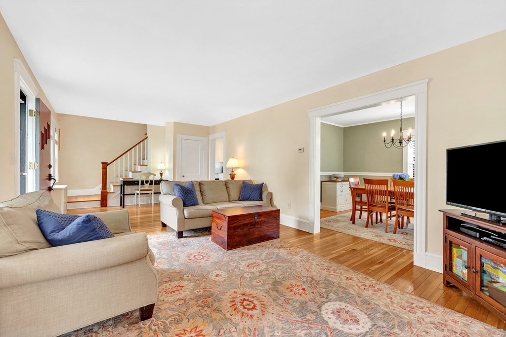 34 Katherine Road Stoneham, MA 02180 - Photo 5 of 22 Gallery Image 5