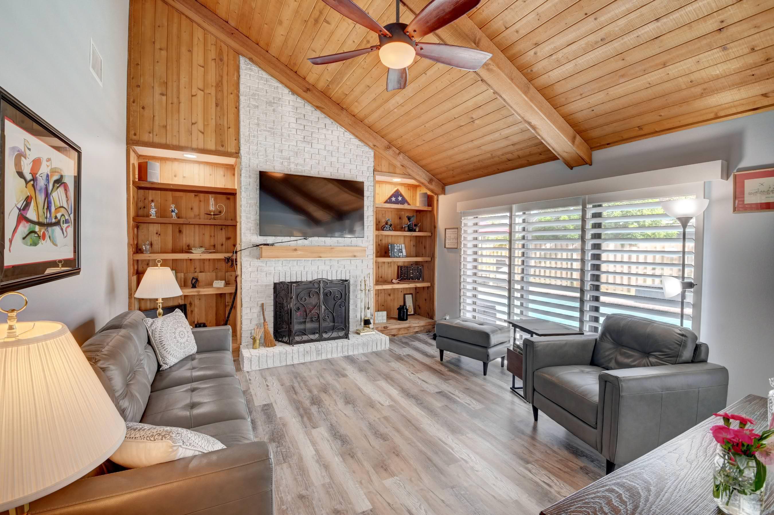 1499 Southwest 17th Street Boca Raton, FL 33486 - Photo 7 of 50 Living Area