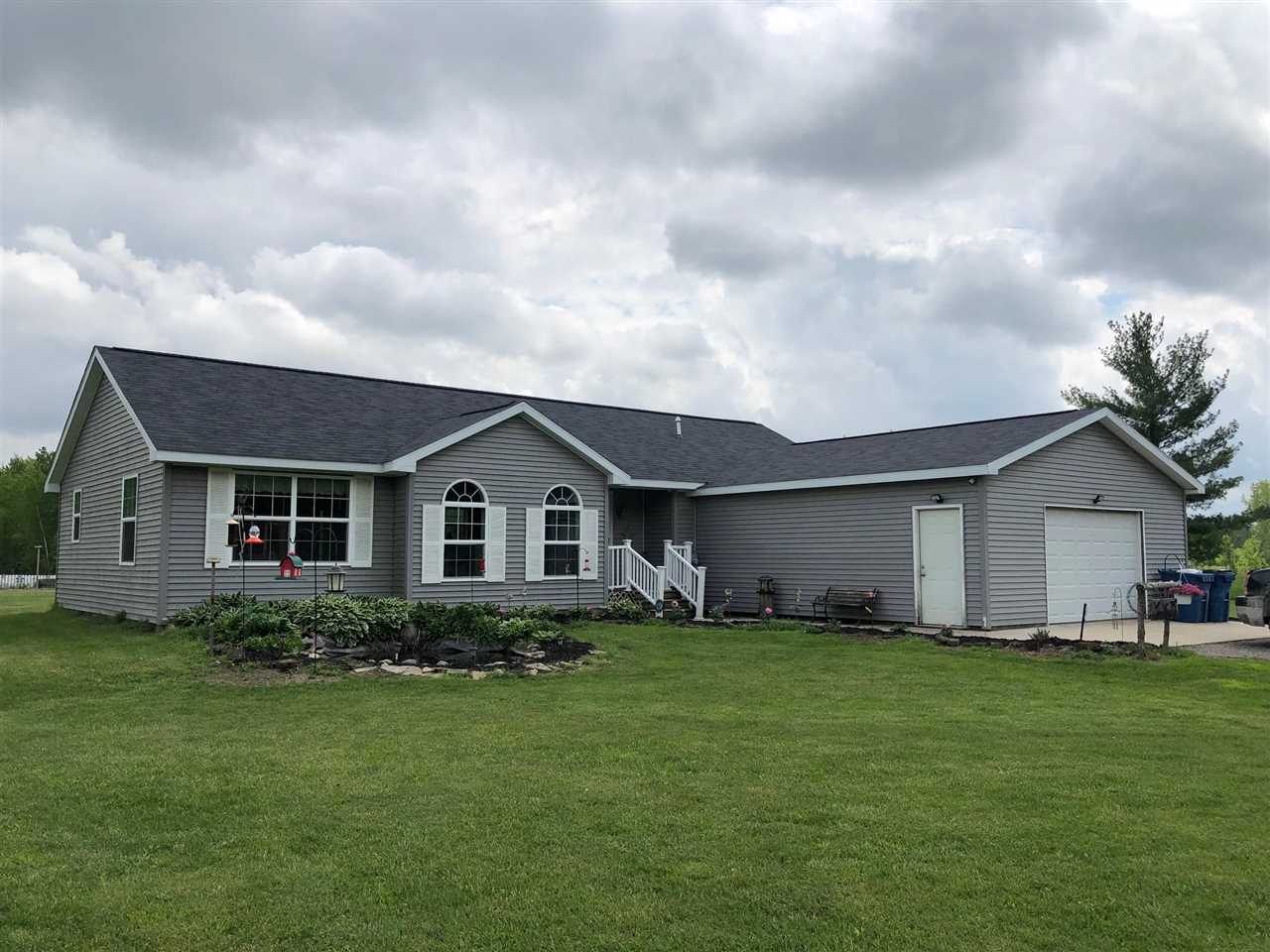 2240 North Bay-Mid County Line Road Rhodes, MI 48652 - Photo 1 of 41