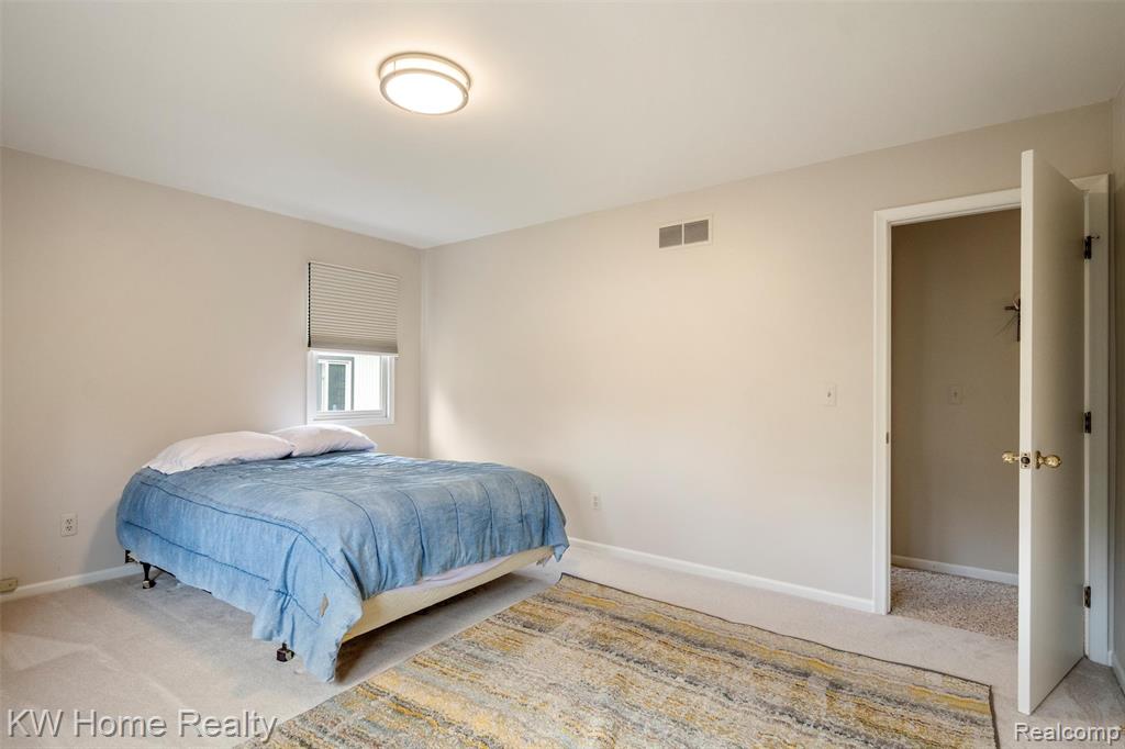 23935 Drake Road Farmington, MI 48335 - Photo 37 of 70