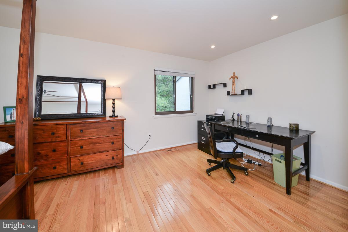 2341 Millennium Lane Reston, VA 20191 - Photo 14 of 25 Bedroom (Master)