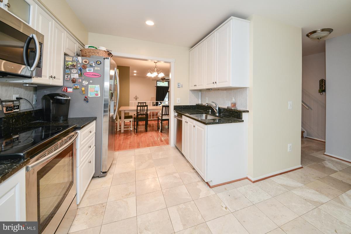 2341 Millennium Lane Reston, VA 20191 - Photo 4 of 25 Kitchen