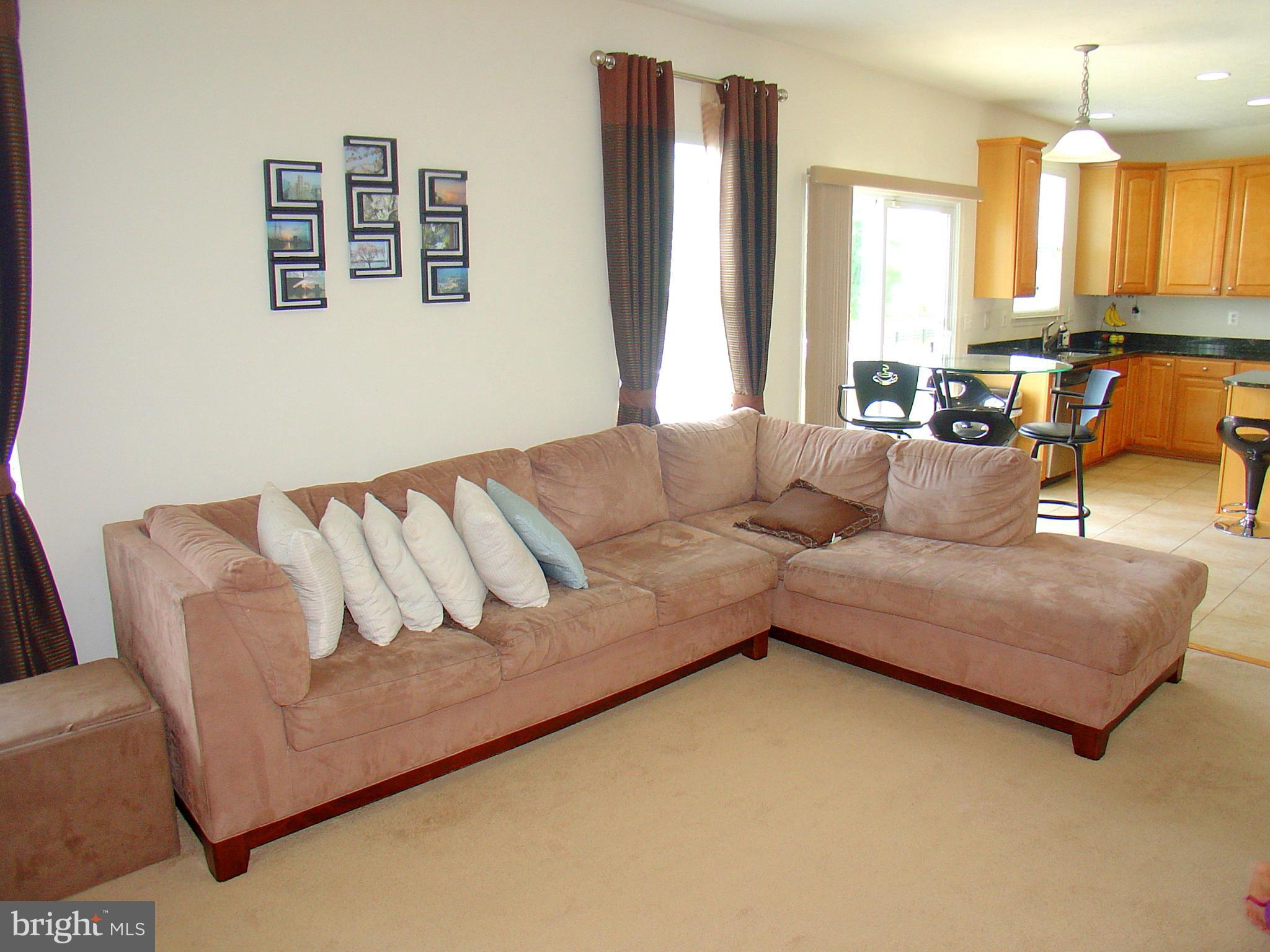9707 Davison Road Baltimore, MD 21220 - Photo 13 of 29 Family Room
