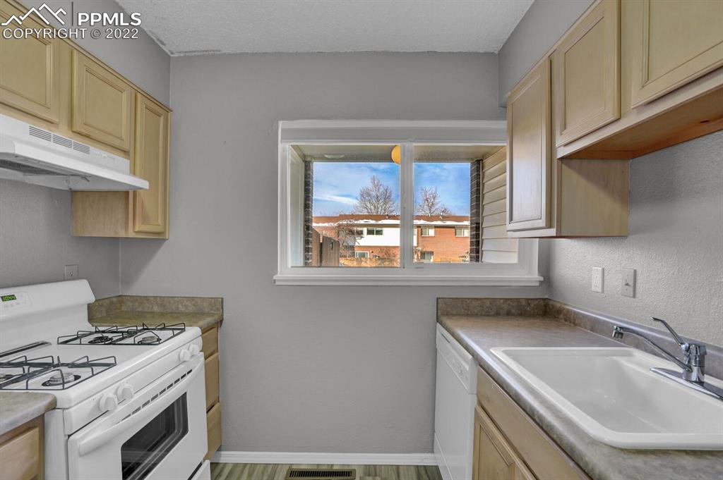 8019 Wolff Street, Unit B Westminster, CO 80003 - Photo 5 of 15