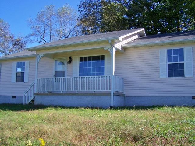 5311 Blue Springs Road Sparta, TN 38583 - Photo 1 of 16 Front of house