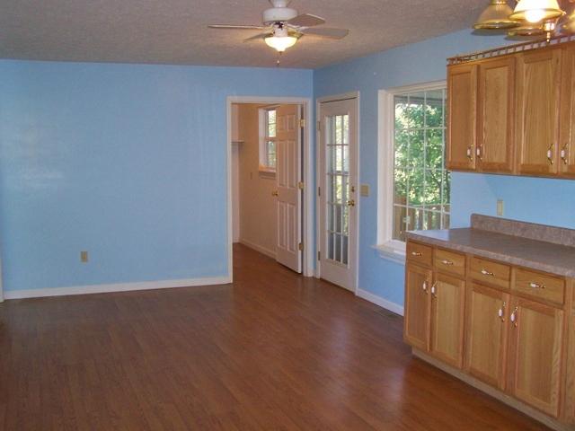 5311 Blue Springs Road Sparta, TN 38583 - Photo 8 of 16 Dining area in kitchen