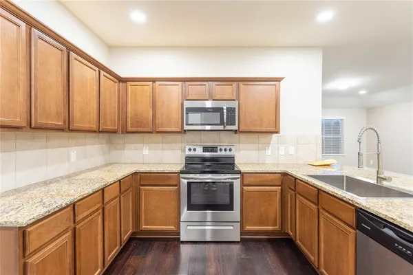 $2,295 | 1009 Riverstone Trail, Princeton, TX 75407