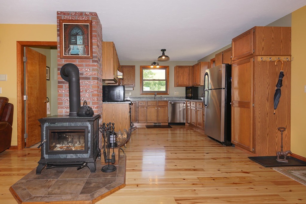100 Town Farm Road Sutton, MA 01590 - Photo 7 of 30 Gallery Image 7