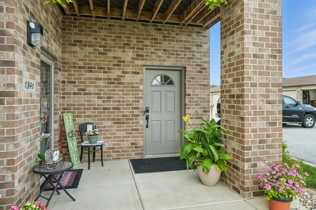 $349,800 | 1343 Prairie Drive, Crown Point, IN 46307