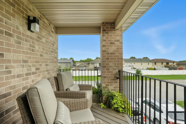 $349,800 | 1343 Prairie Drive, Crown Point, IN 46307