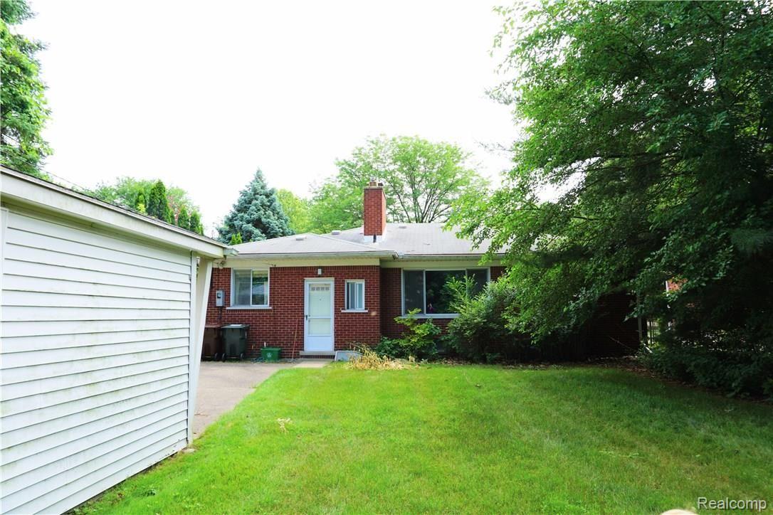 902 Hampton Road Grosse Pointe, MI 48236 - Photo 7 of 47 DSC00275.jpg