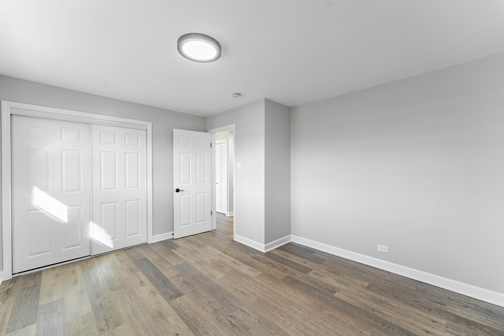 3615 Raymond Avenue Brookfield, IL 60513 - Photo 31 of 49 a view of an empty room