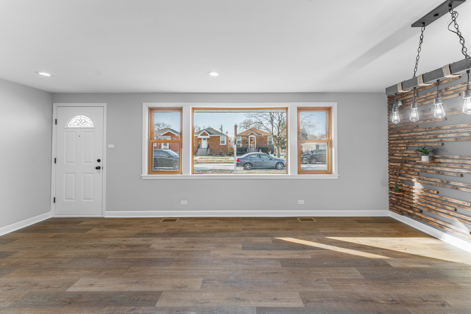 3615 Raymond Avenue Brookfield, IL 60513 - Photo 8 of 49 a view of empty room with window