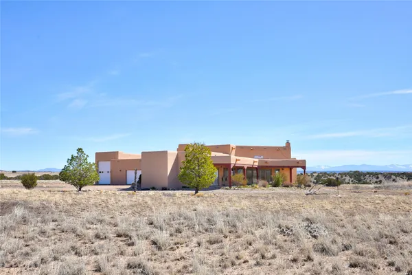 $605,000 | 24 Hunter Drive, Medanales, NM 87548