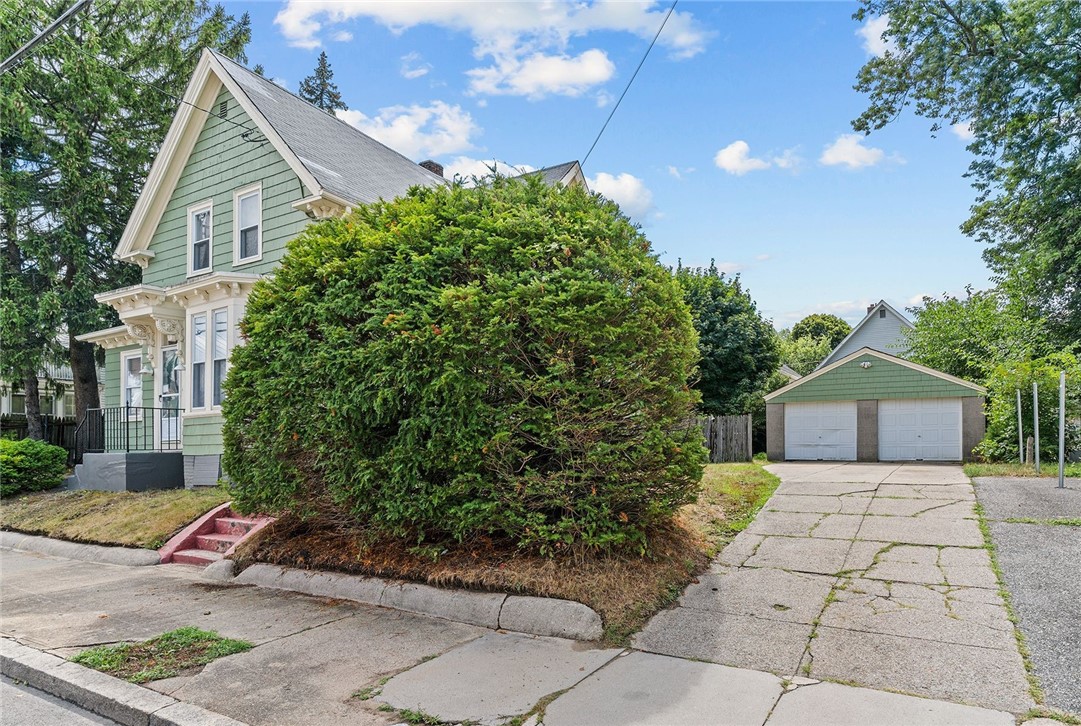 246 Smith Street Cranston, RI 02905 - Photo 3 of 50