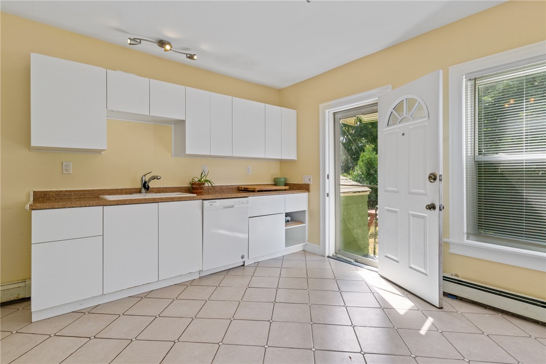 246 Smith Street Cranston, RI 02905 - Photo 5 of 50