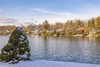 12 Beechwood Road Lake Harmony, PA 18624 - Photo 37 of 45 a view of lake
