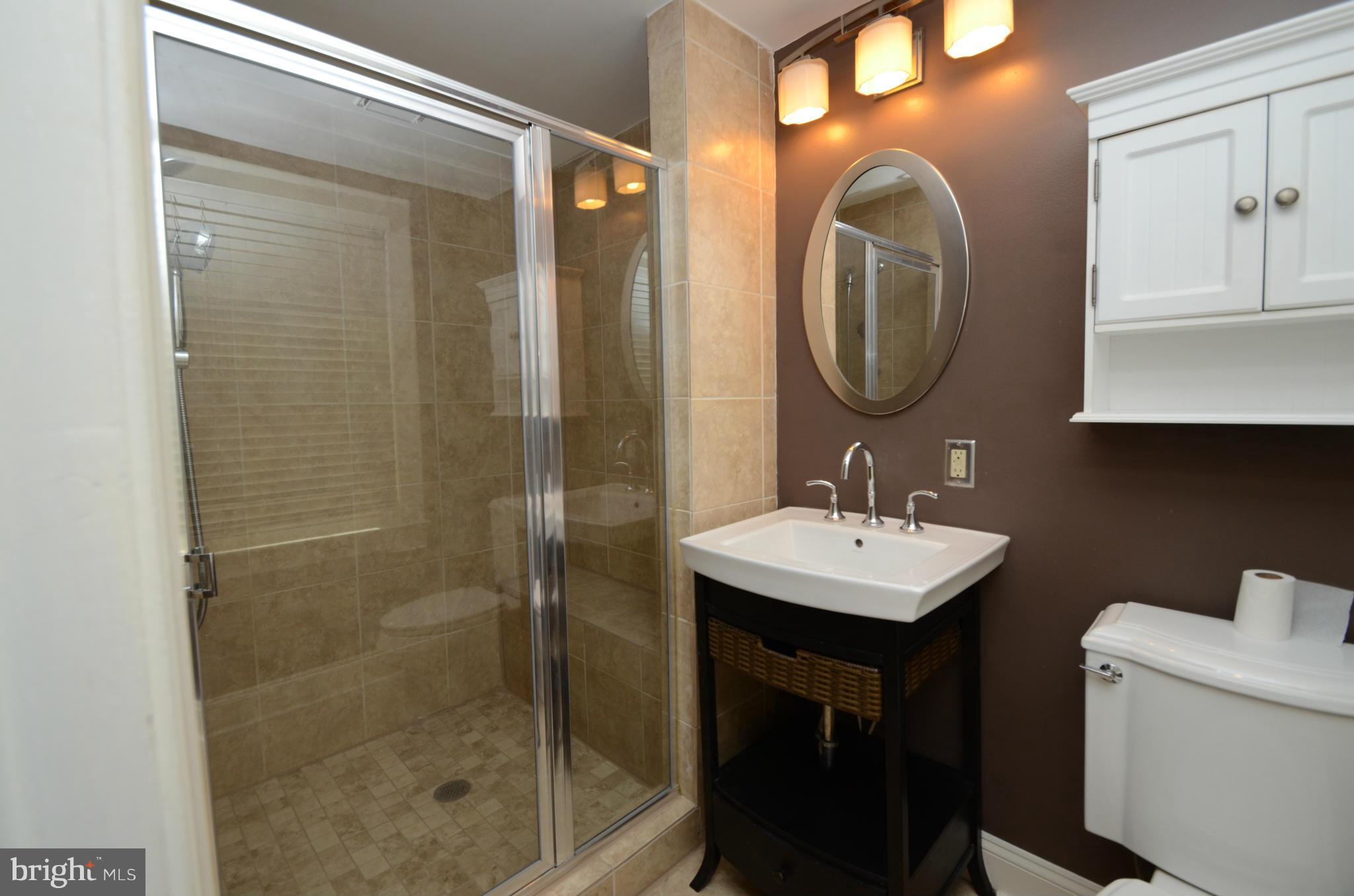 3131 Elliott Street Baltimore, MD 21224 - Photo 19 of 27 Bath (Master)