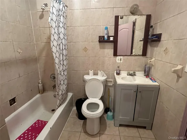 $988,888 | 57-44 Granger Street | South Corona