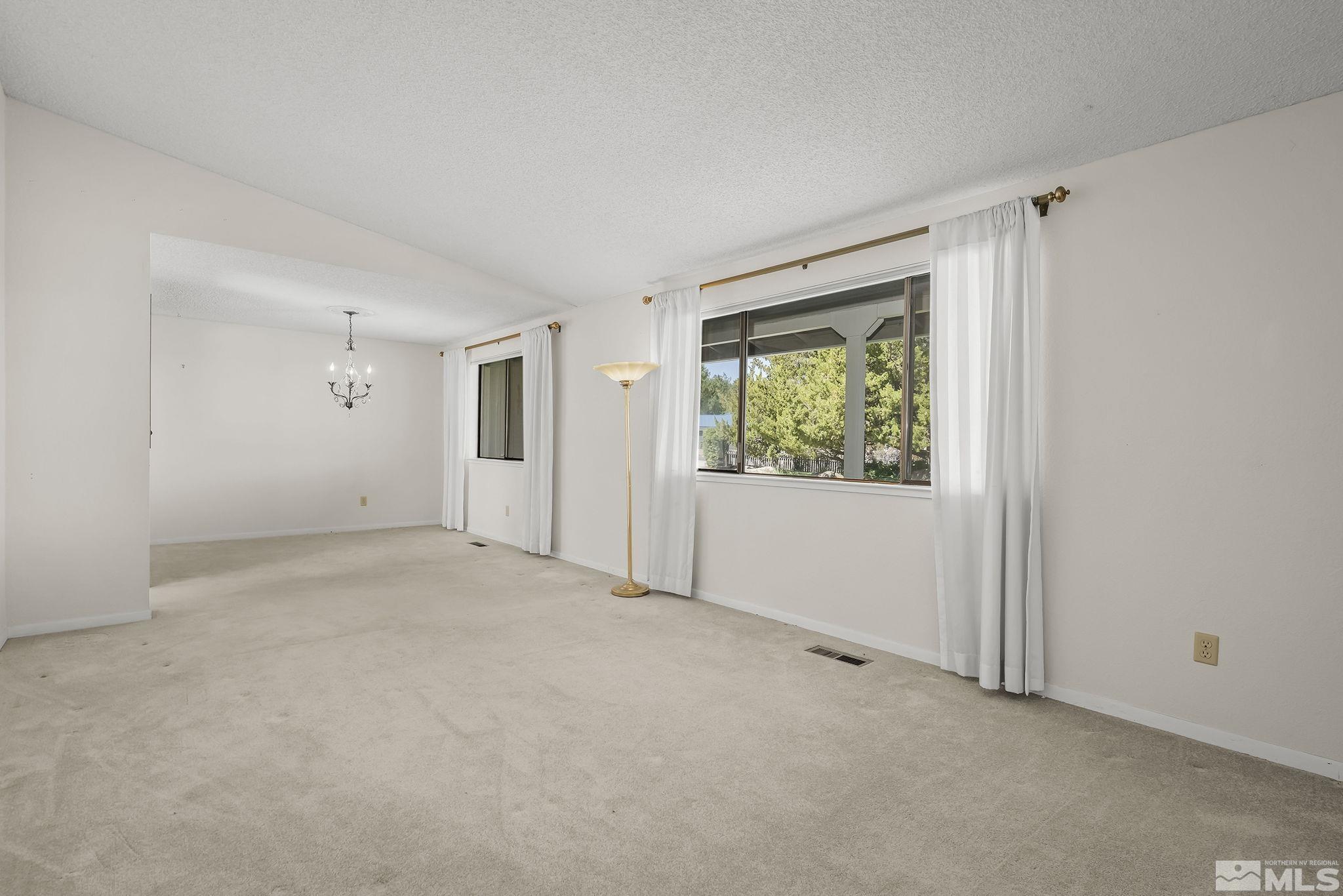 12840 Thomas Creek Road Reno, NV 89511 - Photo 7 of 33 Photo 7