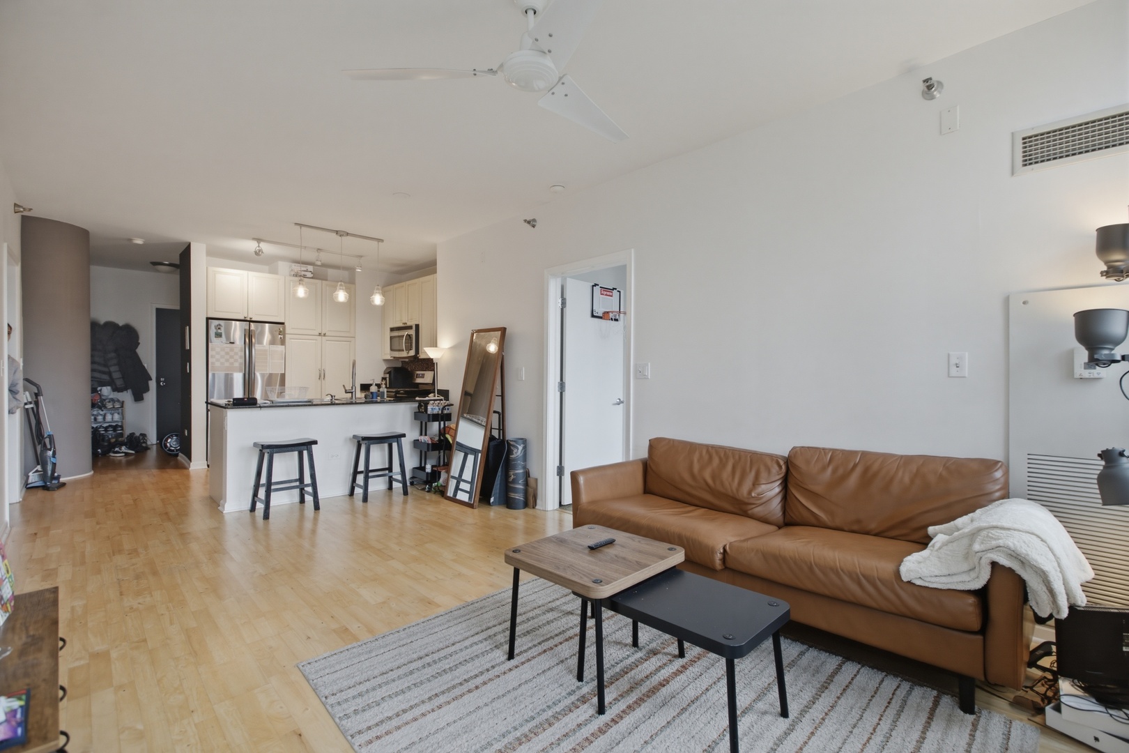1255 South State Street, Unit 901 Chicago, IL 60605 - Photo 4 of 11