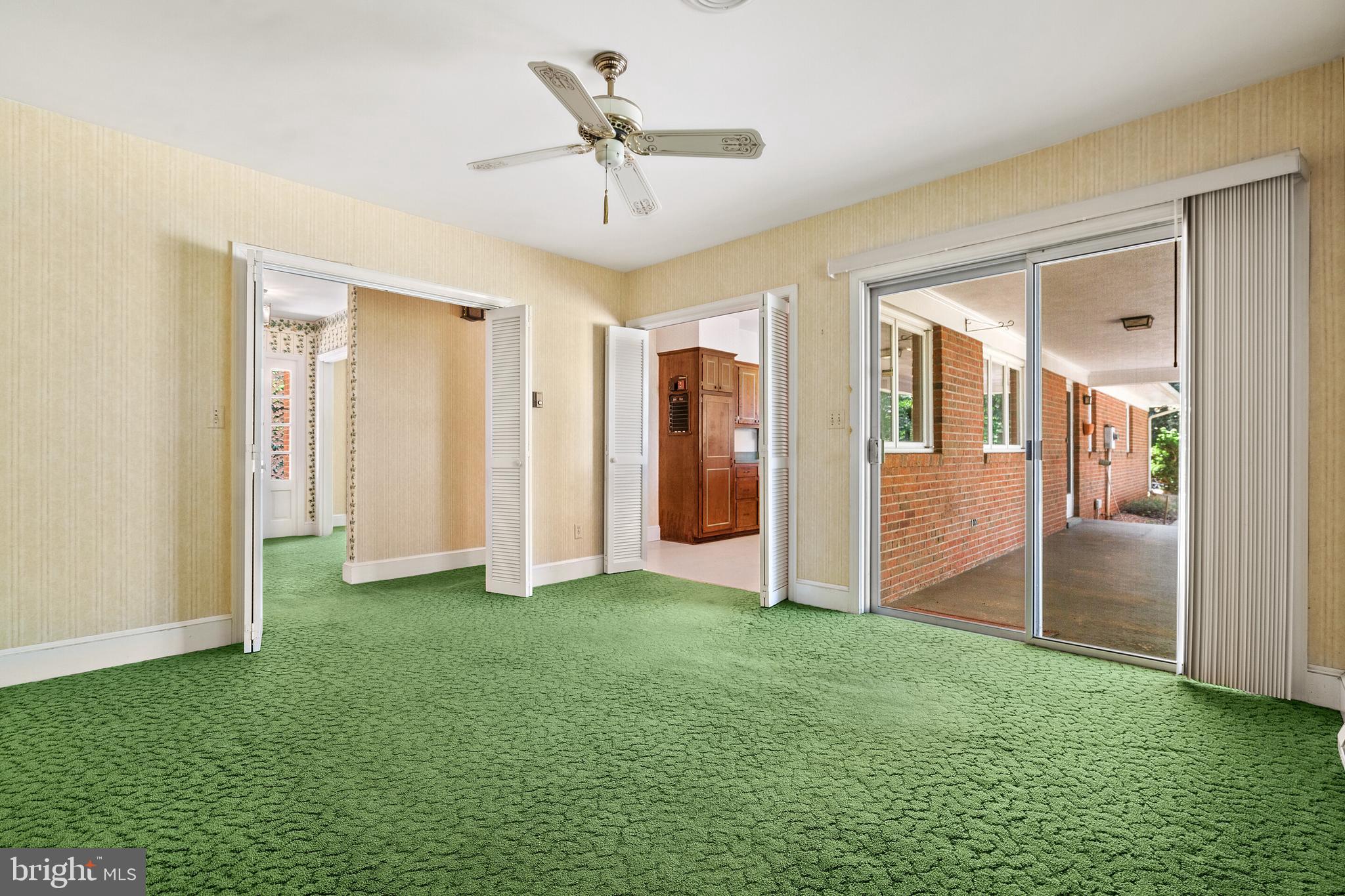16014 Braggs Corner Road Culpeper, VA 22701 - Photo 16 of 43 Family room off kitchen